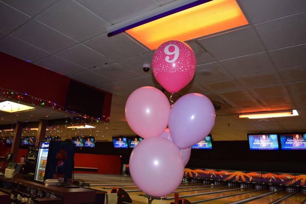 AMF Auburn Lanes | restaurant | 719 Opelika Rd, Auburn, AL 36830, USA | 3348876573 OR +1 334-887-6573