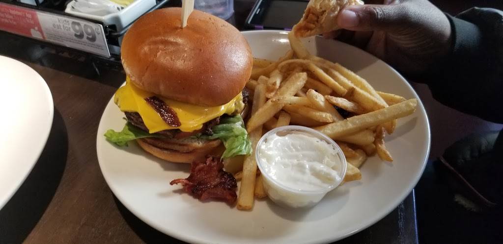 Applebees Grill + Bar | restaurant | 5664 N Port Washington Rd, Glendale, WI 53217, USA | 4149630100 OR +1 414-963-0100