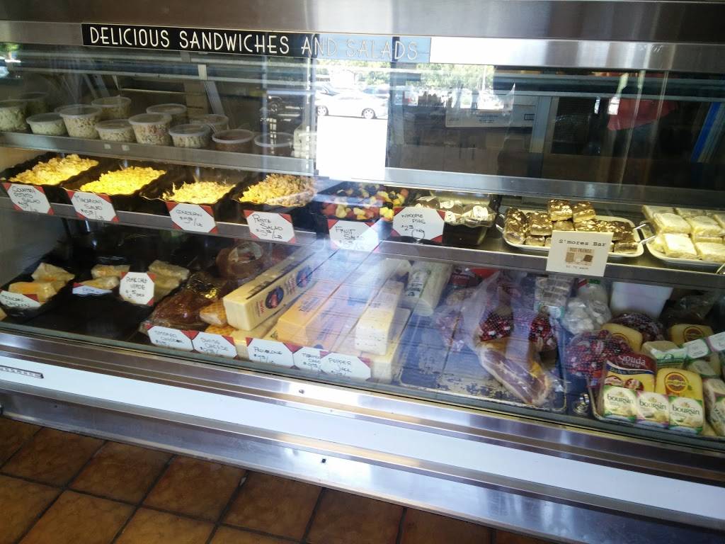 Country Catering Company | restaurant | 5925 Calle Real, Goleta, CA 93117, USA | 8059643811 OR +1 805-964-3811