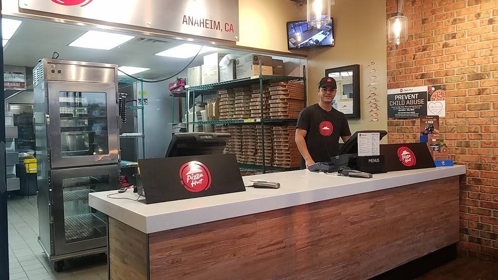 Pizza Hut | restaurant | 521 W Chapman Ave, Anaheim, CA 92802, USA | 7147402300 OR +1 714-740-2300