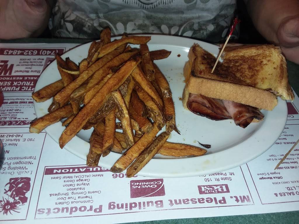 Mrs. Js Country Diner | restaurant | 151 US-250, Adena, OH 43901, USA | 7405462172 OR +1 740-546-2172