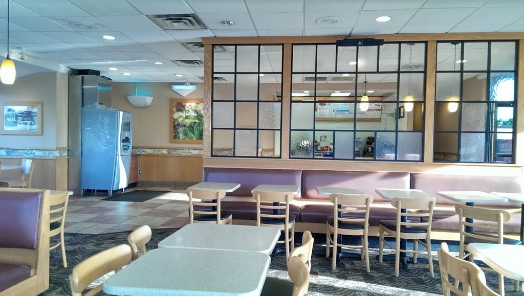 Wendys | restaurant | 3790 Forest Ln, Dallas, TX 75244, USA | 2143523069 OR +1 214-352-3069