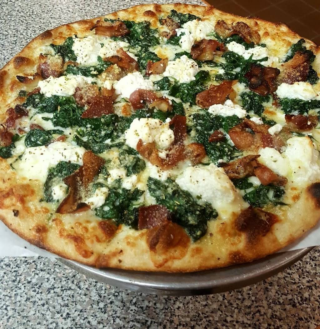 Tipsy Tomato Bar And Pizzeria | restaurant | 656 New Haven Ave, Derby, CT 06418, USA | 2037327931 OR +1 203-732-7931