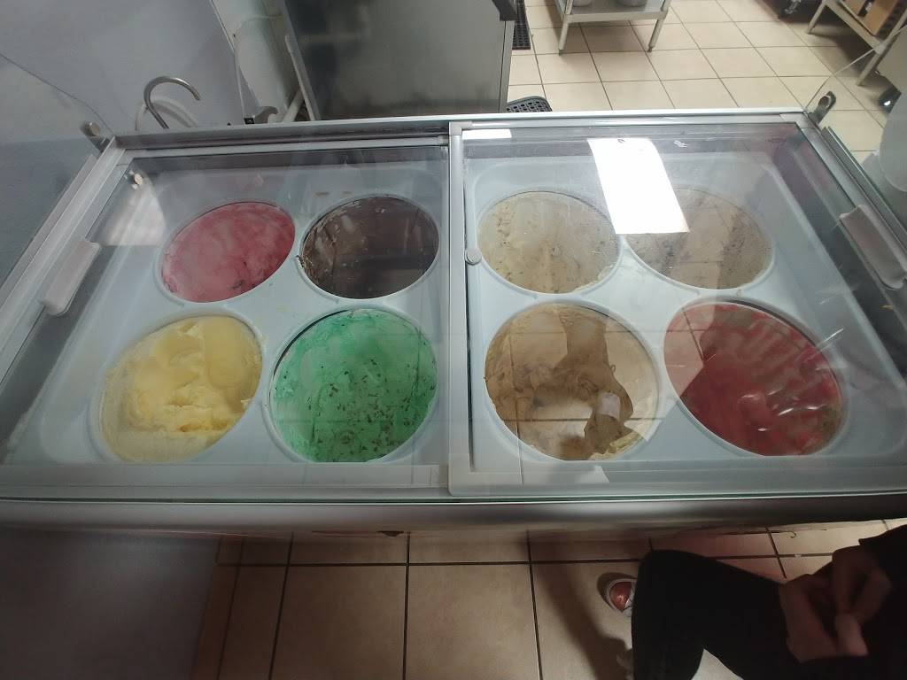 Sweetzy Treatzy | restaurant | 40340 170th St E, Palmdale, CA 93591, USA | 6612361277 OR +1 661-236-1277