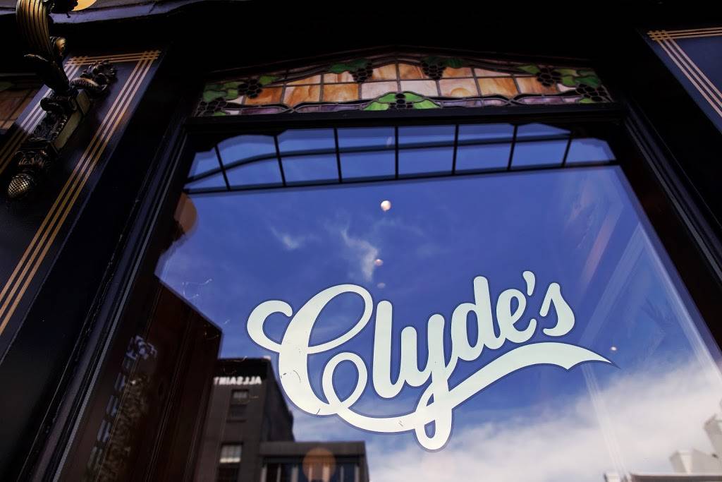 Clydes of Georgetown | restaurant | 3236 M St NW, Washington, DC 20007, USA | 2023339180 OR +1 202-333-9180