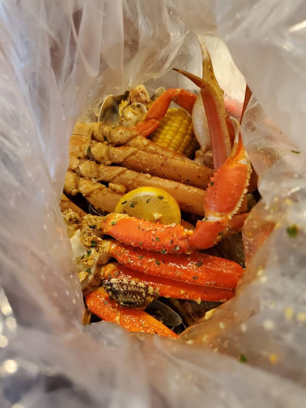 The Crabman | restaurant | 341 Franklin St, Buffalo, NY 14202, USA | 7163226001 OR +1 716-322-6001