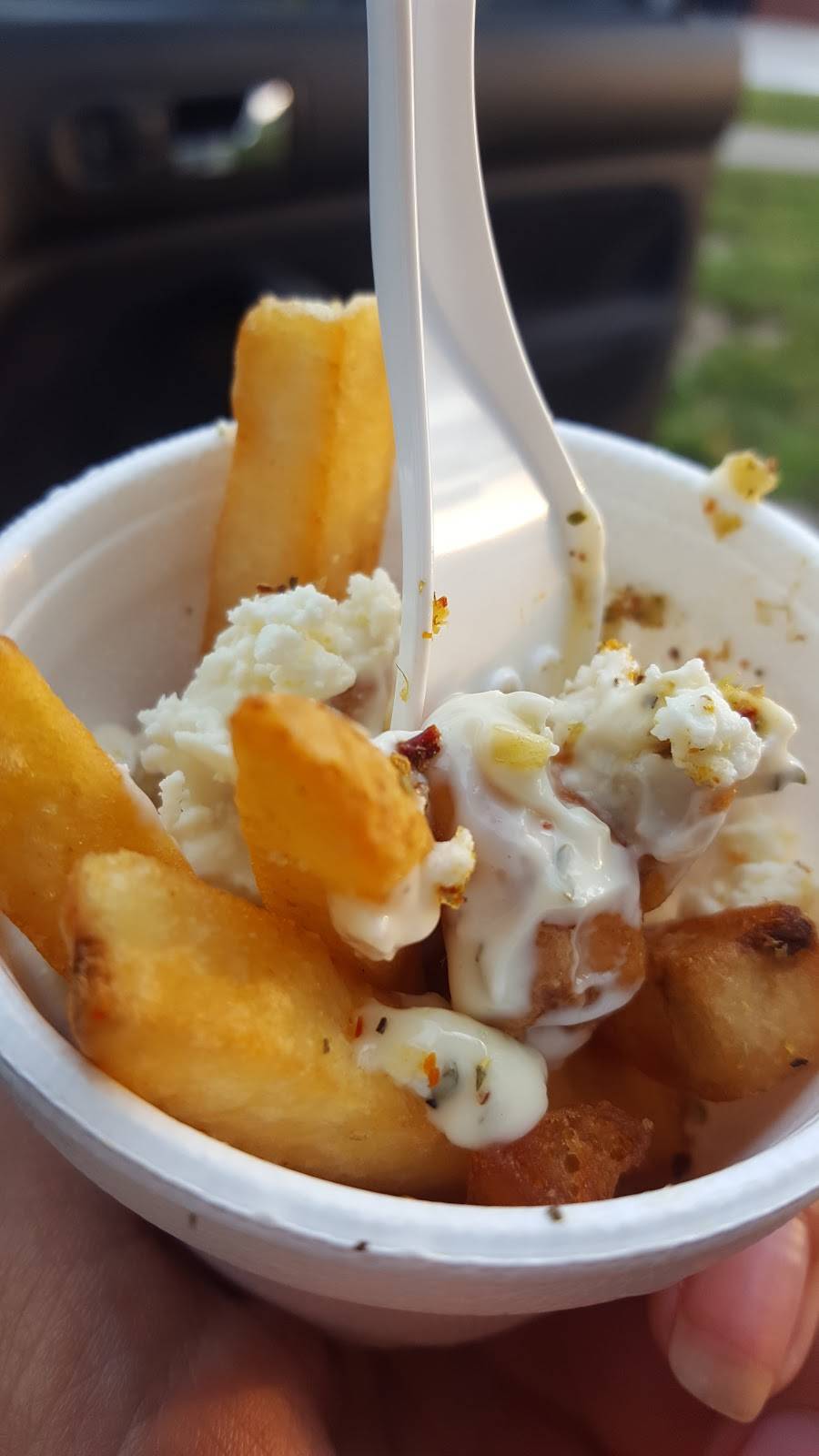 Georges Greek Grill | restaurant | 622 Bloor St, Mississauga, ON L5A 3V9, Canada | 9052328555 OR +1 905-232-8555