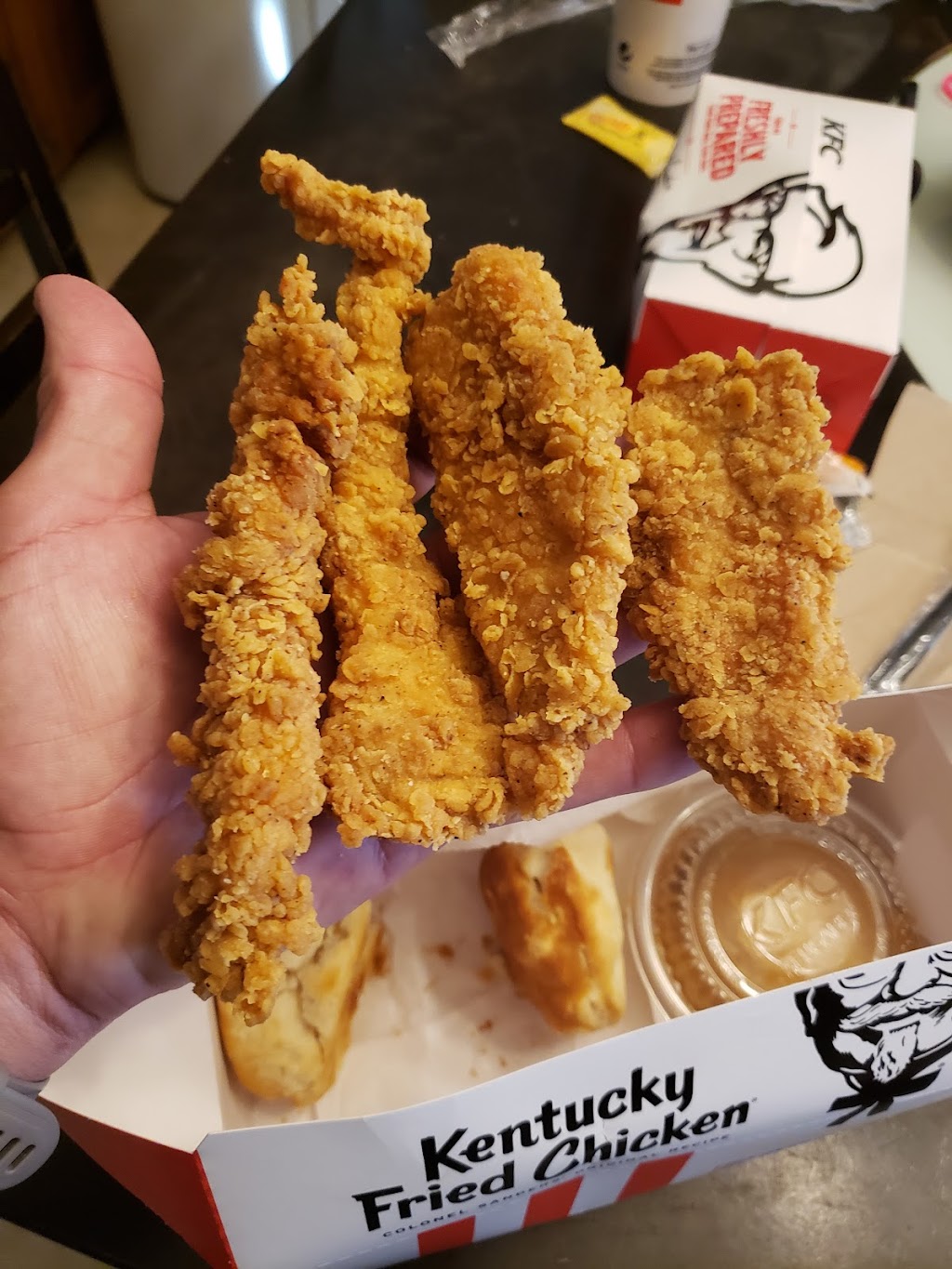 KFC | restaurant | 135 Lake Blvd E, Redding, CA 96003, USA | 5303951340 OR +1 530-395-1340