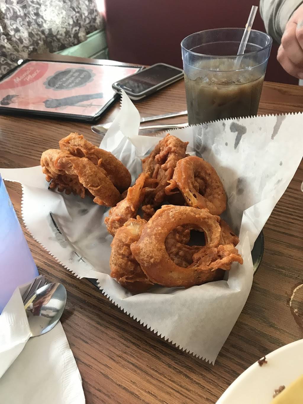 Mamas Place | restaurant | 600 N Wayne St, Angola, IN 46703, USA | 2603194297 OR +1 260-319-4297