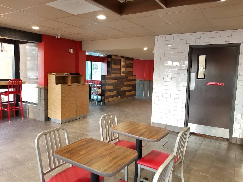 Arbys | restaurant | 2012 W 15th St, Plano, TX 75075, USA | 9724236624 OR +1 972-423-6624