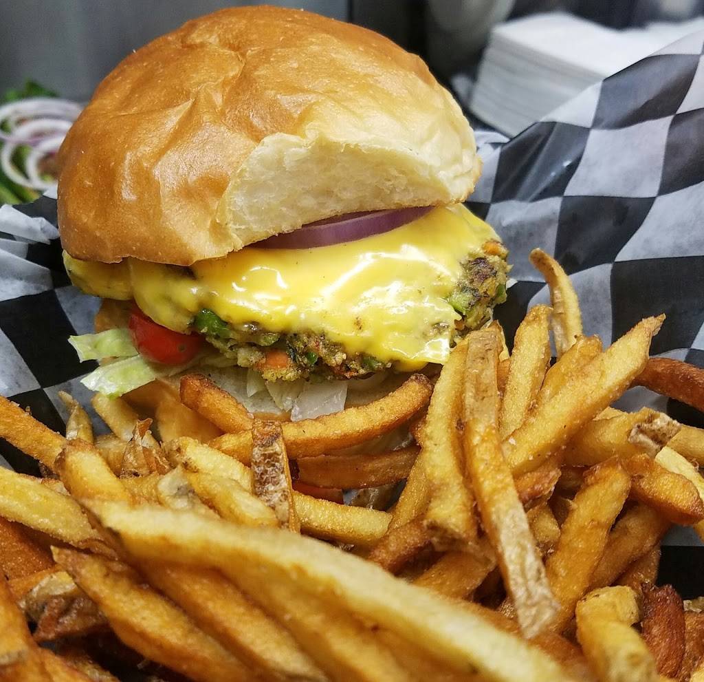 B&B Dockside | meal takeaway | 19 Margin St, Westerly, RI 02891, USA | 4013152520 OR +1 401-315-2520