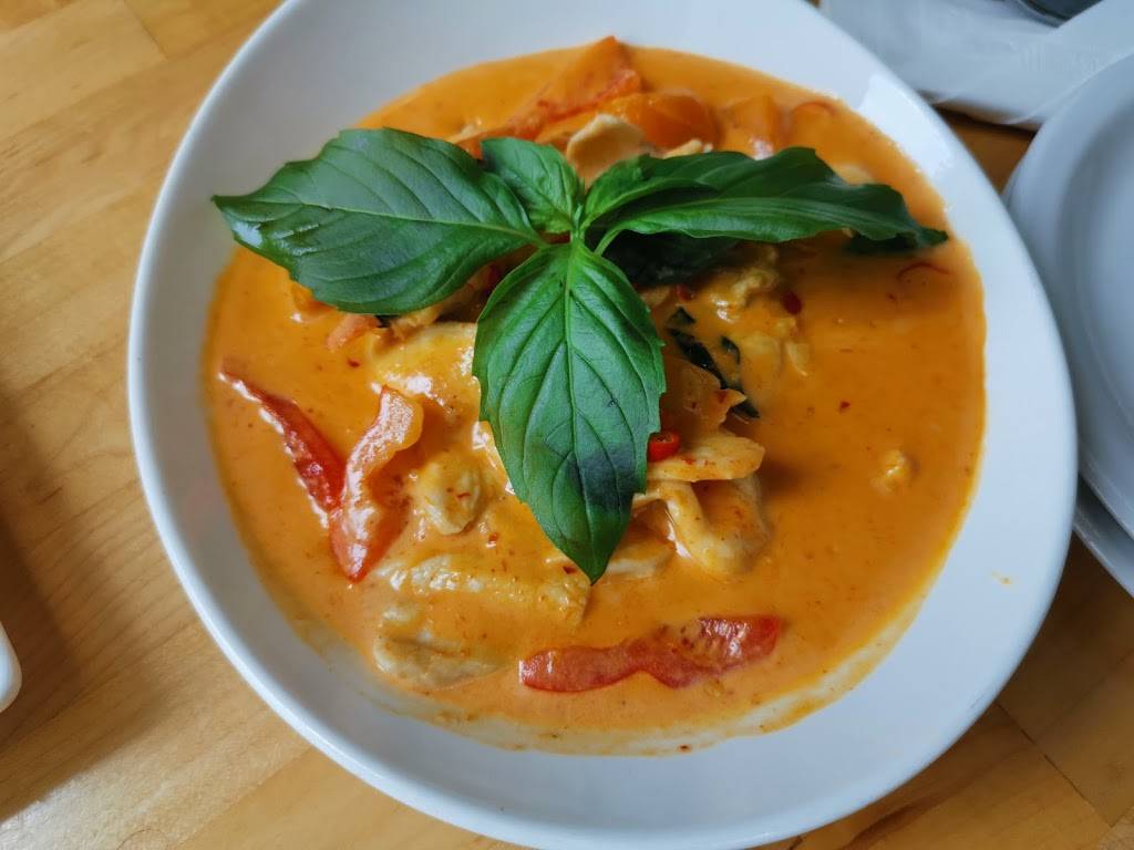 sukhoTHAI | restaurant | 490 Front St E, Toronto, ON M5A 1H7, Canada | 4167772092 OR +1 416-777-2092