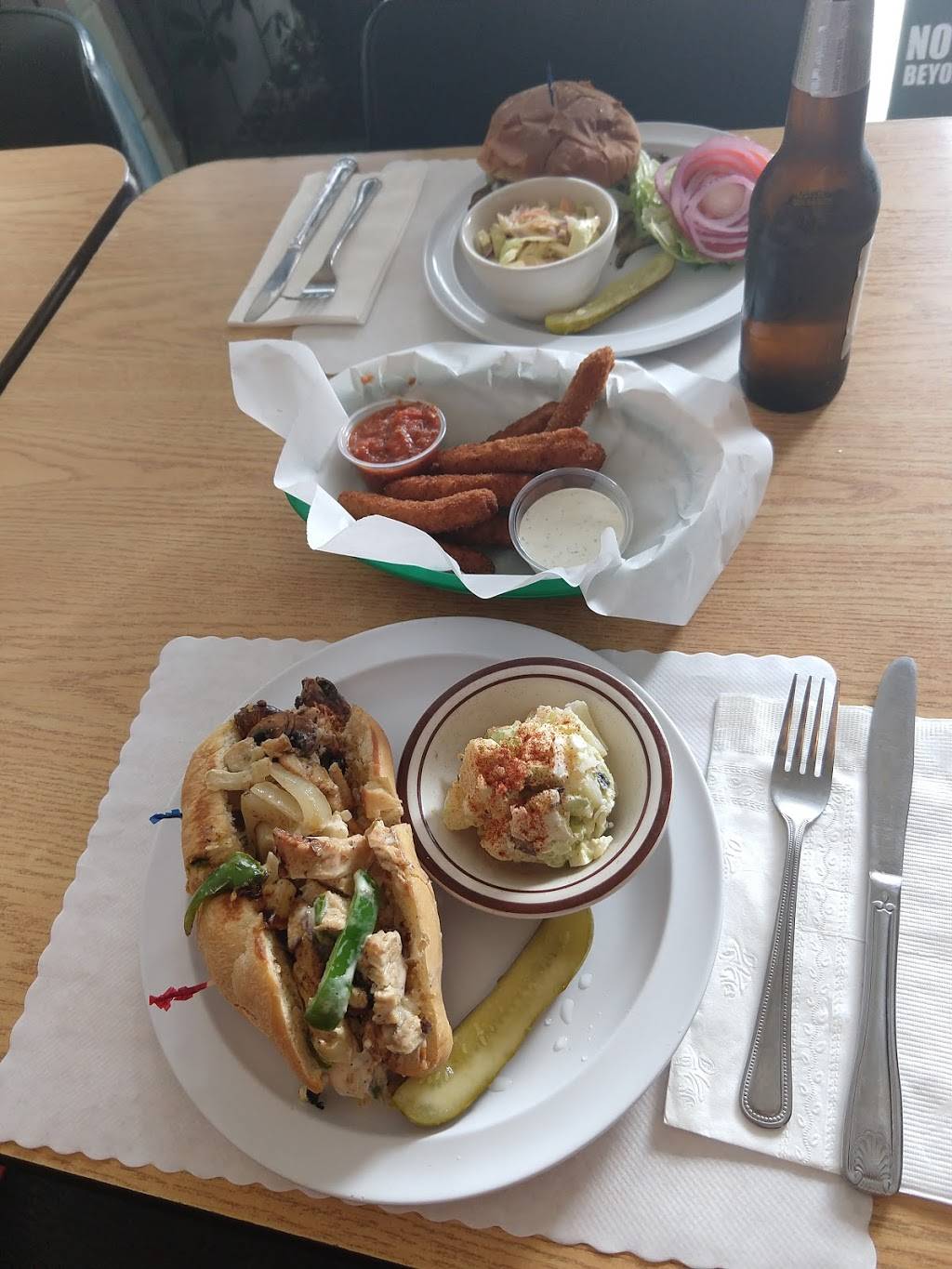 Johnnys Bar & Grill | restaurant | 526 San Benito St, Hollister, CA 95023, USA | 8316373683 OR +1 831-637-3683