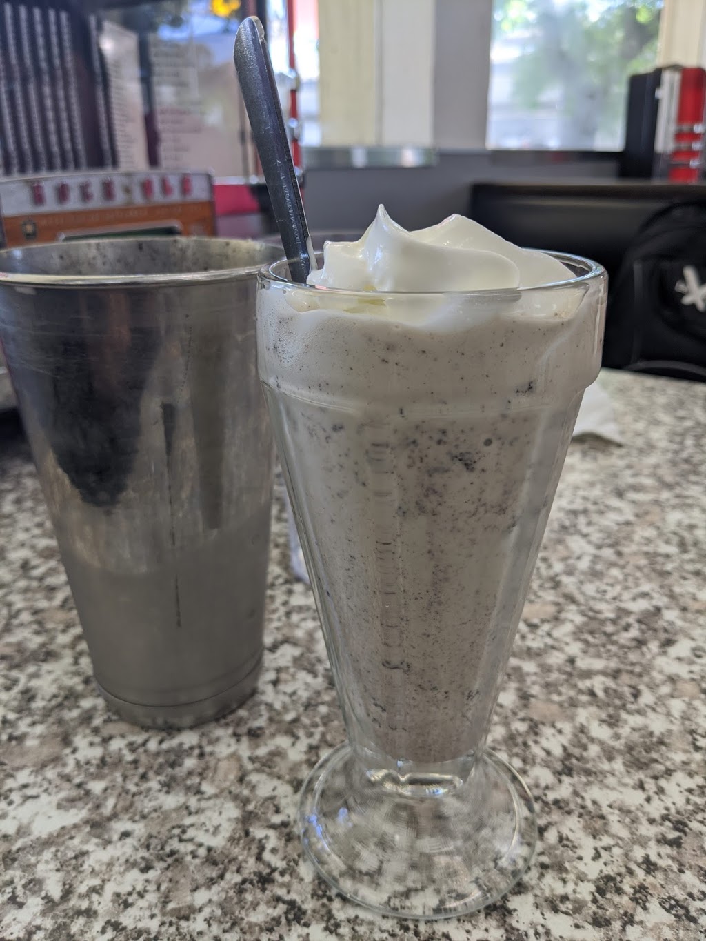 Mels diner | restaurant | 30th St &, J St, Sacramento, CA 95816, USA | 9164446357 OR +1 916-444-6357