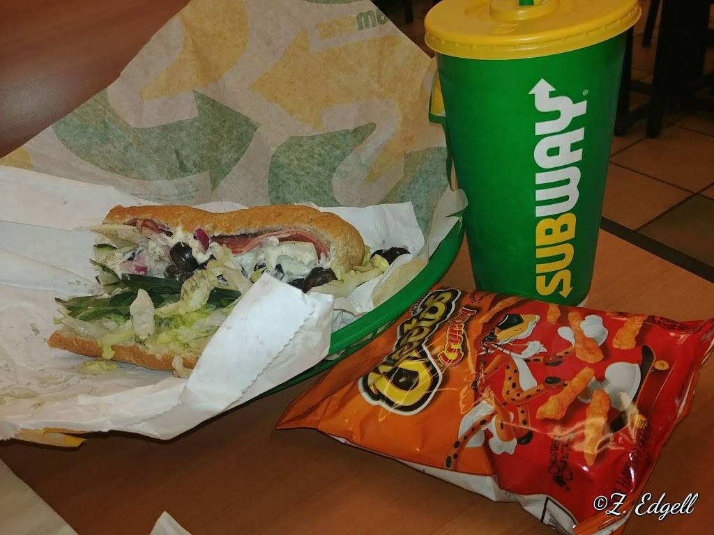 Subway | restaurant | 235 N River Ave, Holland, MI 49424, USA | 6163940671 OR +1 616-394-0671