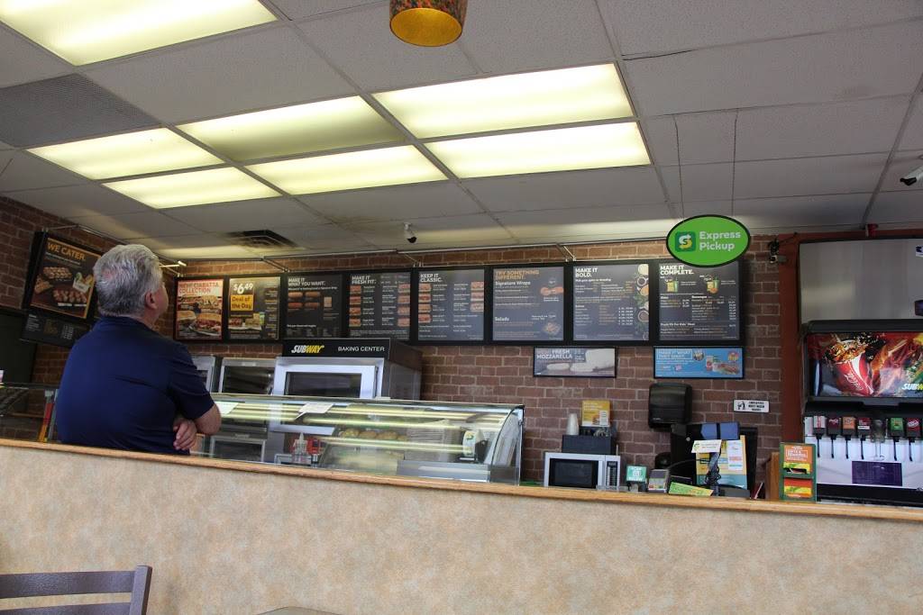 Subway | meal takeaway | 2129 Central Ave NW, Albuquerque, NM 87104, USA | 5052420366 OR +1 505-242-0366