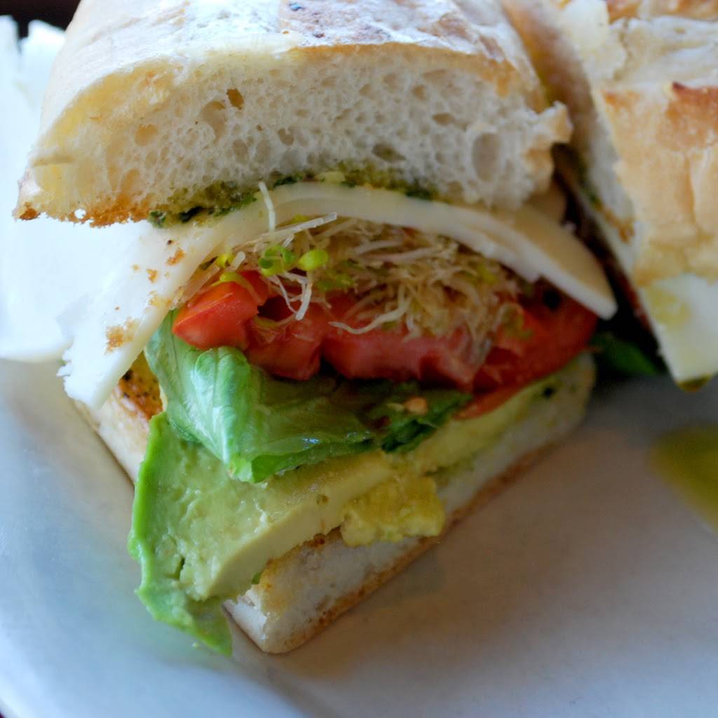 Daily Bar & Grill | restaurant | 4560 N Lincoln Ave, Chicago, IL 60625, USA | 7735616198 OR +1 773-561-6198