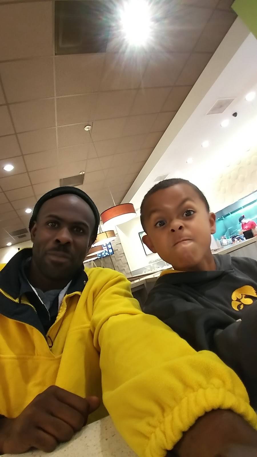 Panda Express | meal takeaway | 1503 E San Marnan Dr, Waterloo, IA 50702, USA | 3192328888 OR +1 319-232-8888