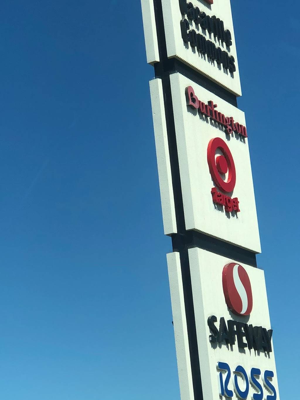 Starbucks | cafe | 180 Nut Tree Pkwy, Vacaville, CA 95687, USA | 7074517838 OR +1 707-451-7838