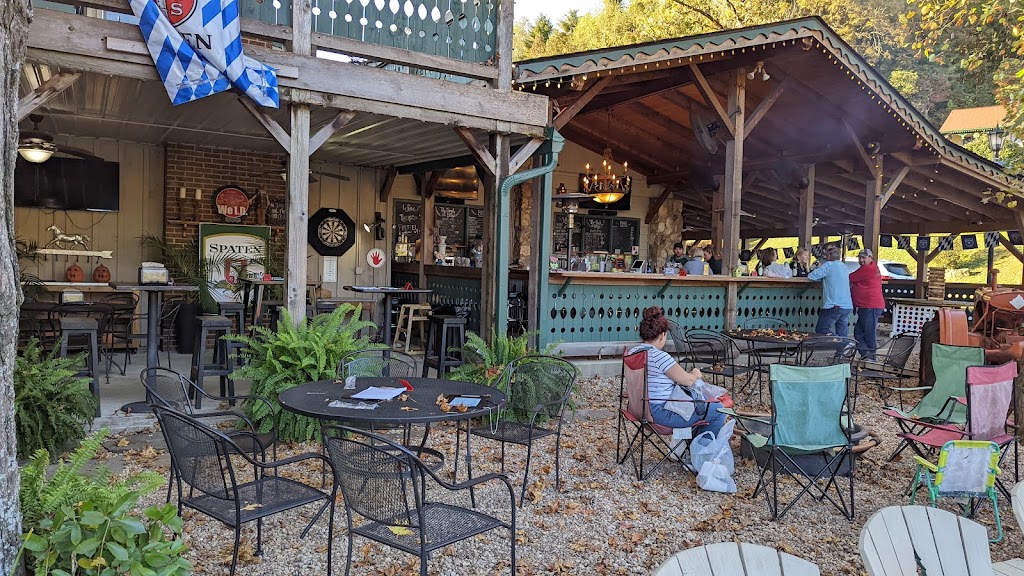 Bettys Country Store | restaurant | 18 Yonah St, Helen, GA 30545, USA | 7068782943 OR +1 706-878-2943