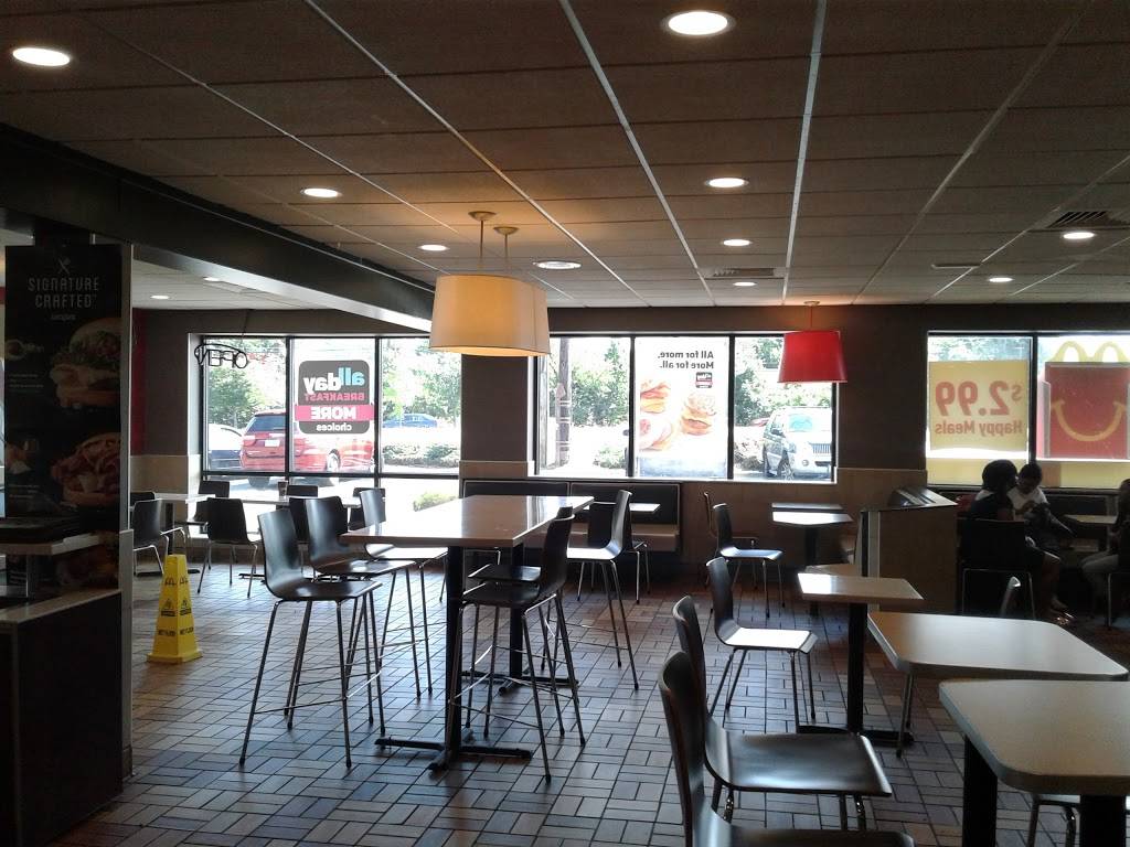 McDonalds | cafe | 3501 Branch Ave, Hillcrest Heights, MD 20748, USA | 2404934207 OR +1 240-493-4207