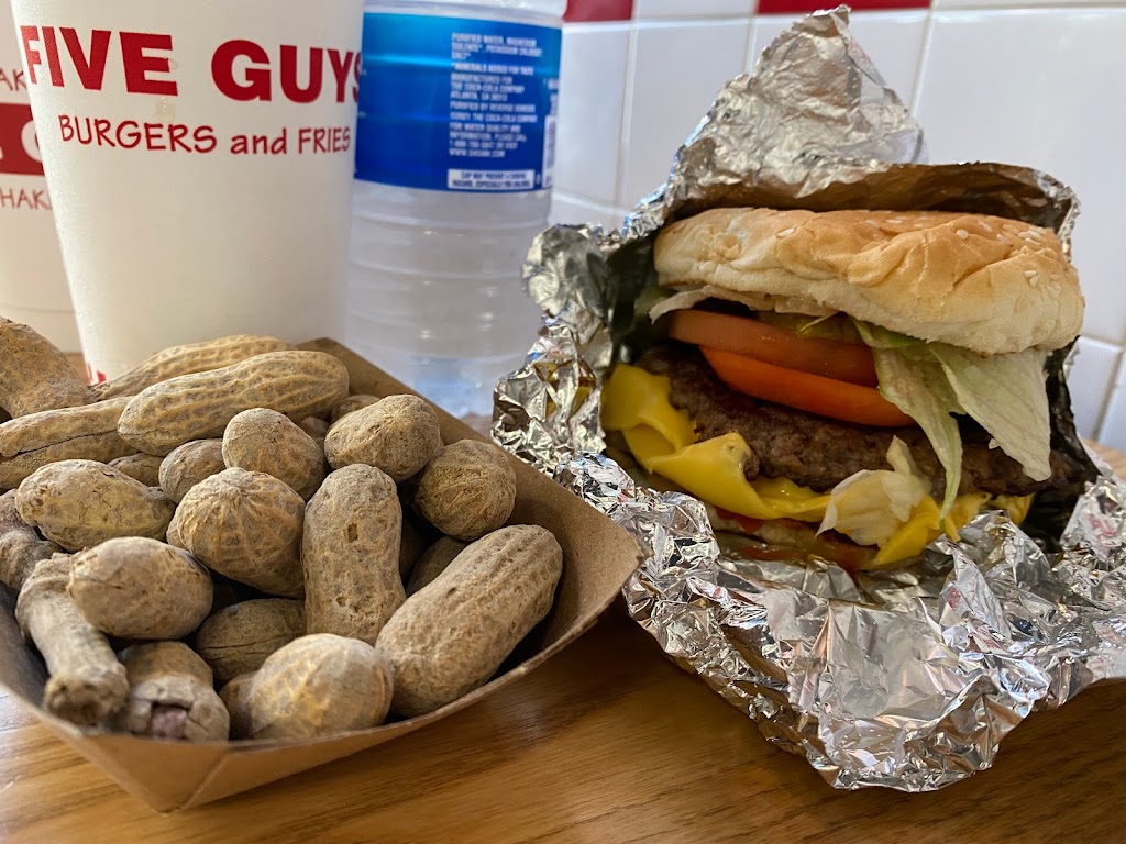 Five Guys | meal takeaway | 316 W 34th St, New York, NY 10036, USA | 2125646115 OR +1 212-564-6115
