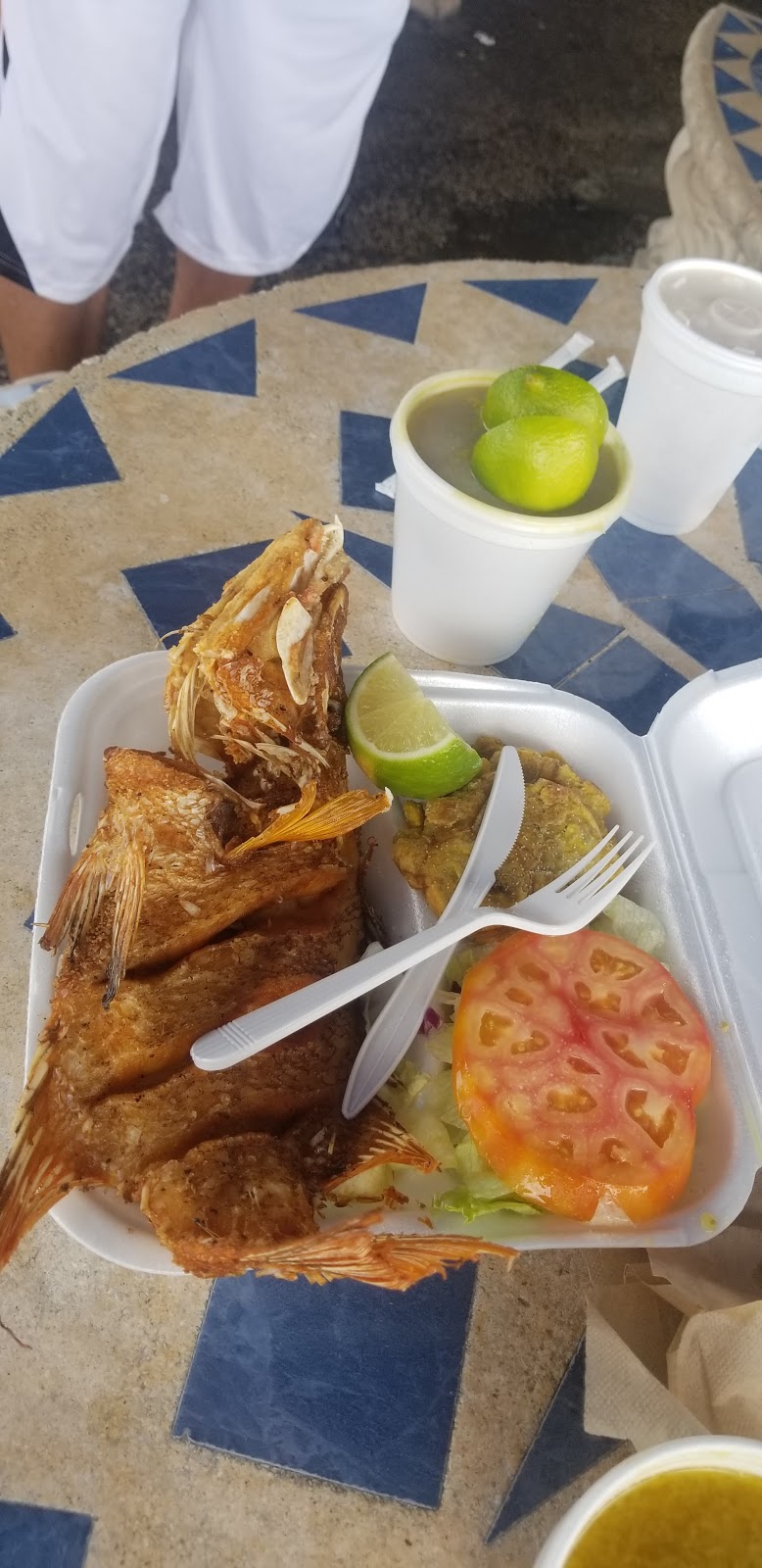 Pescaderia | restaurant | 3114 NW 17th Ave, Miami, FL 33142, USA | 3056361695 OR +1 305-636-1695