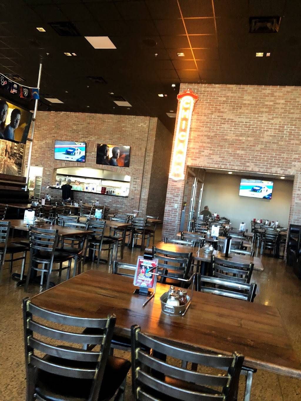 Gusano’s Pizzeria | restaurant | 5505 Phoenix Ave, Fort Smith, AR 72903, USA | 4794346444 OR +1 479-434-6444