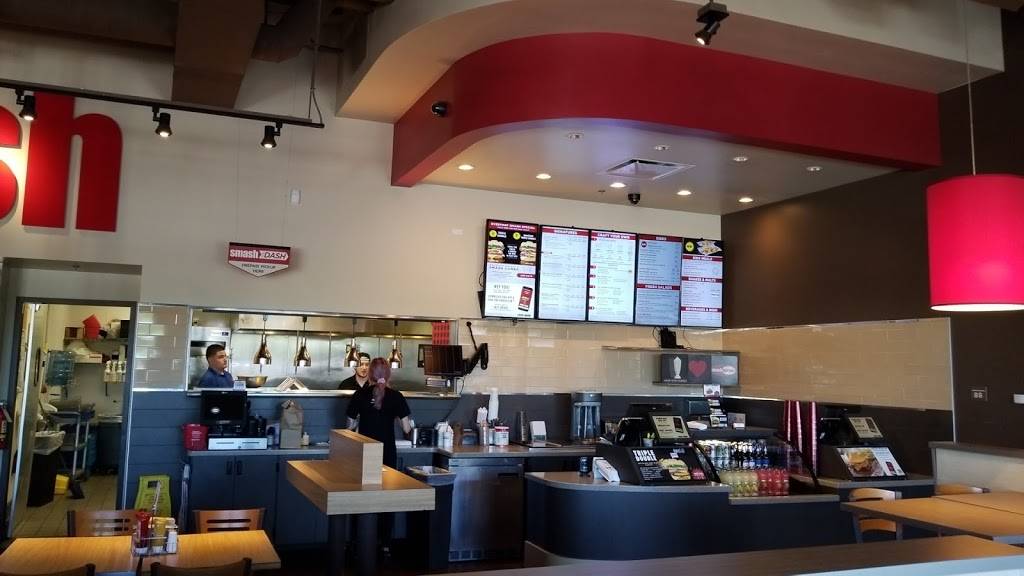 Smashburger | restaurant | 2904 S Santan Village Pkwy Ste 104, Gilbert, AZ 85295, USA | 4804203480 OR +1 480-420-3480