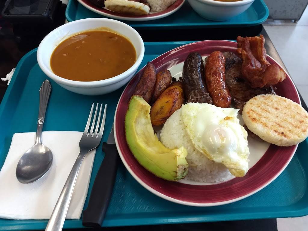 La Estacion | restaurant | 3151 W Hallandale Beach Blvd, Hallandale Beach, FL 33009, USA | 9542486900 OR +1 954-248-6900