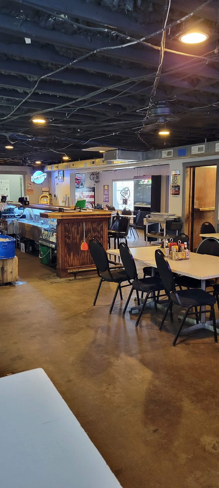 The Rusty Needle | restaurant | 1808 N Plum St, Hutchinson, KS 67502, USA | 6202596674 OR +1 620-259-6674