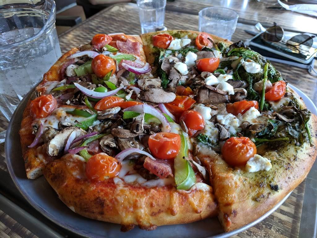 Village Pizza & Grill | restaurant | 403 G St, Davis, CA 95616, USA | 5307500100 OR +1 530-750-0100