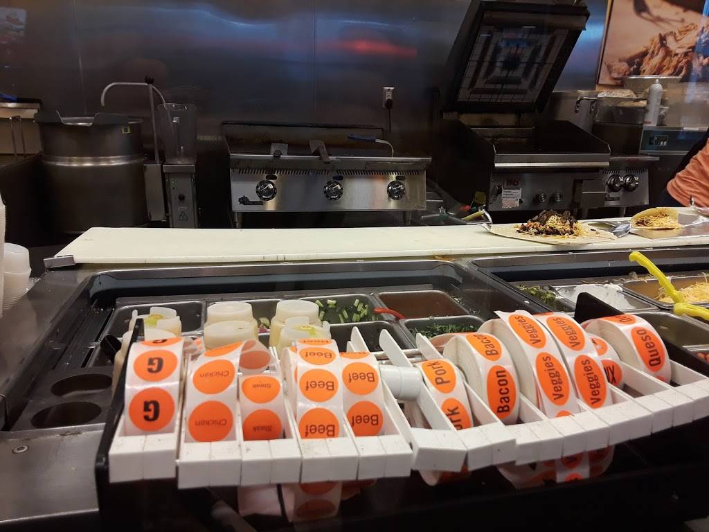 Moes Southwest Grill | restaurant | 210 E Trade St, Charlotte, NC 28202, USA | 7049713393 OR +1 704-971-3393