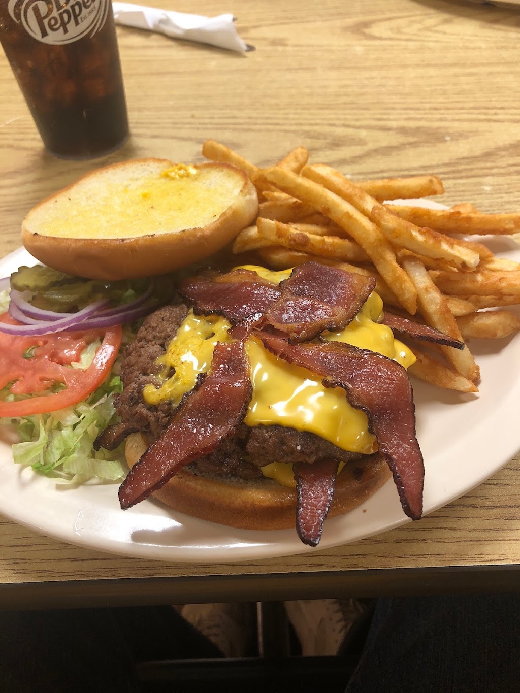 Fish Shack | restaurant | 613 Porter Wagoner Blvd, West Plains, MO 65775, USA | 4172562555 OR +1 417-256-2555