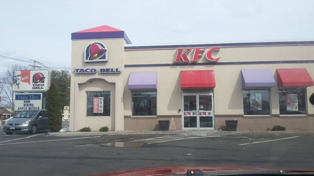 Taco Bell | meal takeaway | 1720 Middlesex St, Lowell, MA 01851, USA | 9784581883 OR +1 978-458-1883