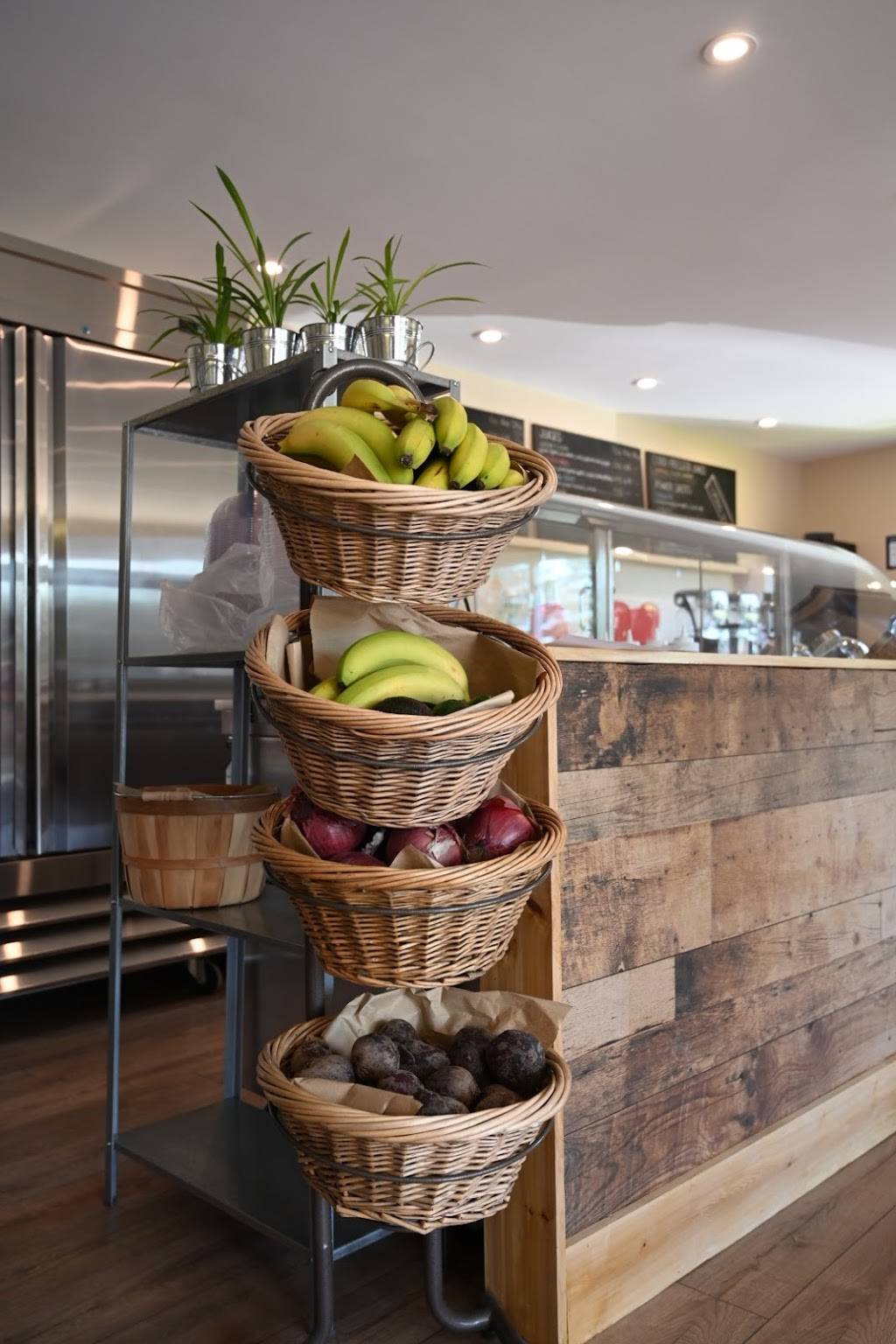 The Fresh Mango | restaurant | 2559 Innes Rd Unit 2, Gloucester, ON K1B 3K1, Canada | 6134246626 OR +1 613-424-6626