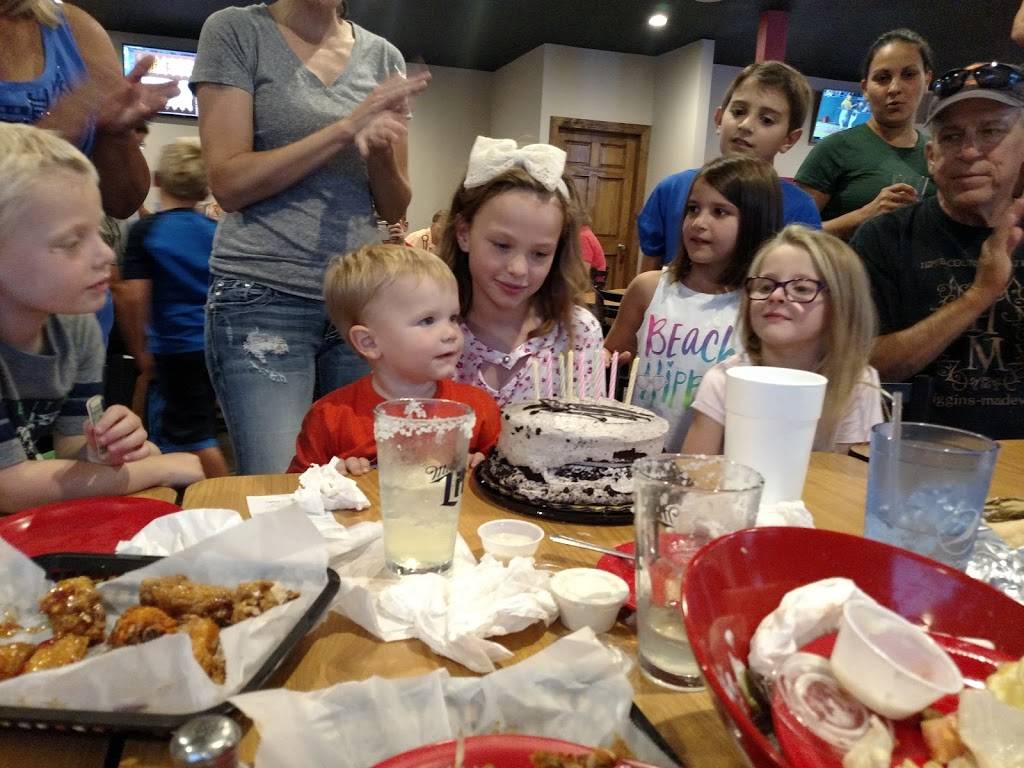 Crawfords Pizza & Pub | restaurant | 170 Debby Dr, Mt Zion, IL 62549, USA | 2178641691 OR +1 217-864-1691