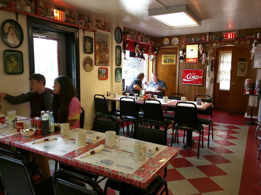 Fussy Feebies | restaurant | 153 E Main St, Campbellsport, WI 53010, USA | 9205333640 OR +1 920-533-3640