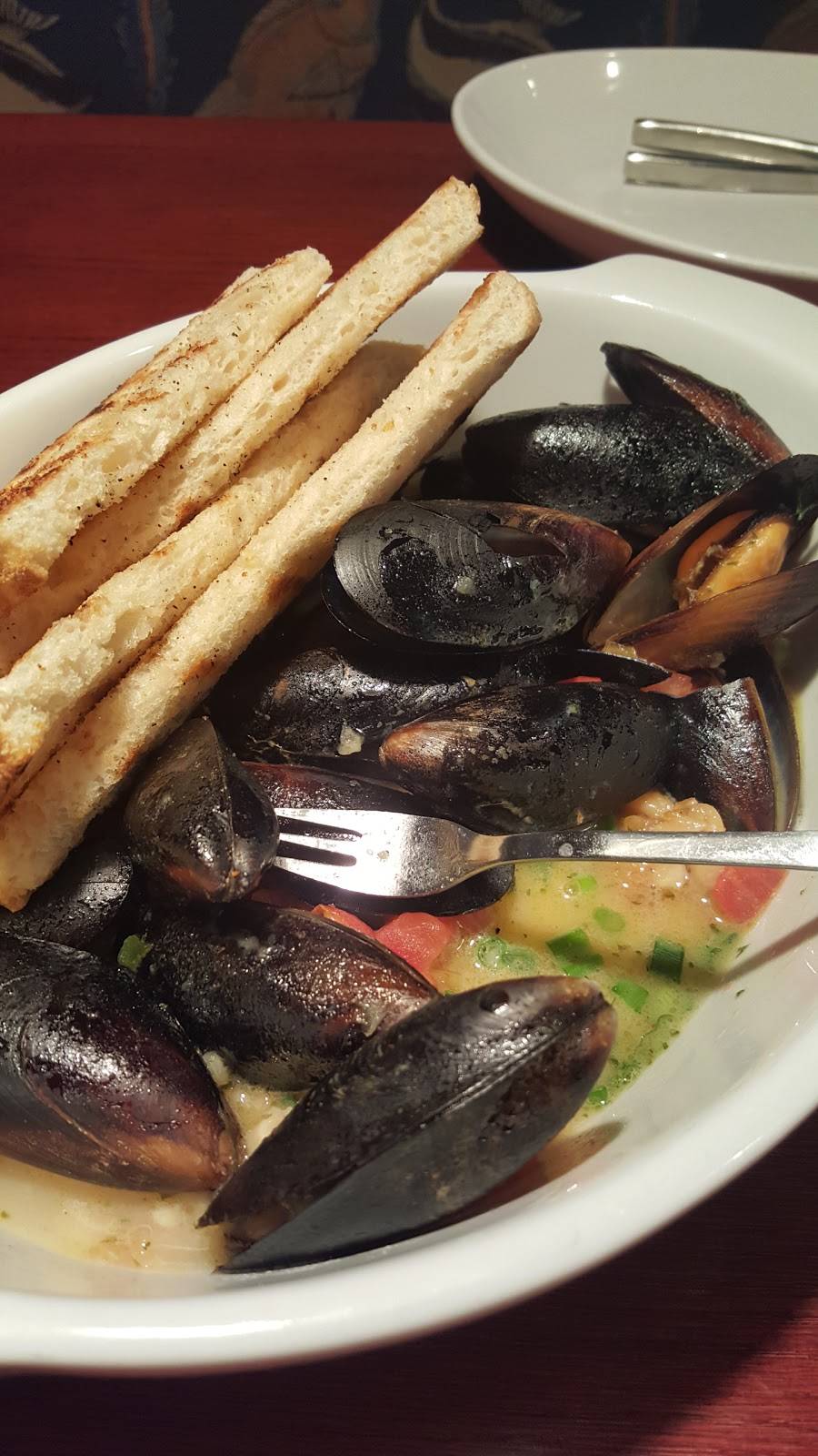 Red Lobster | restaurant | 1200 N Casaloma Dr, Appleton, WI 54913, USA | 9207490644 OR +1 920-749-0644