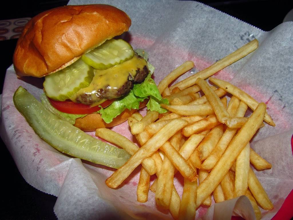 New Way Bar | restaurant | 23130 Woodward Ave, Ferndale, MI 48220, USA | 2485419870 OR +1 248-541-9870