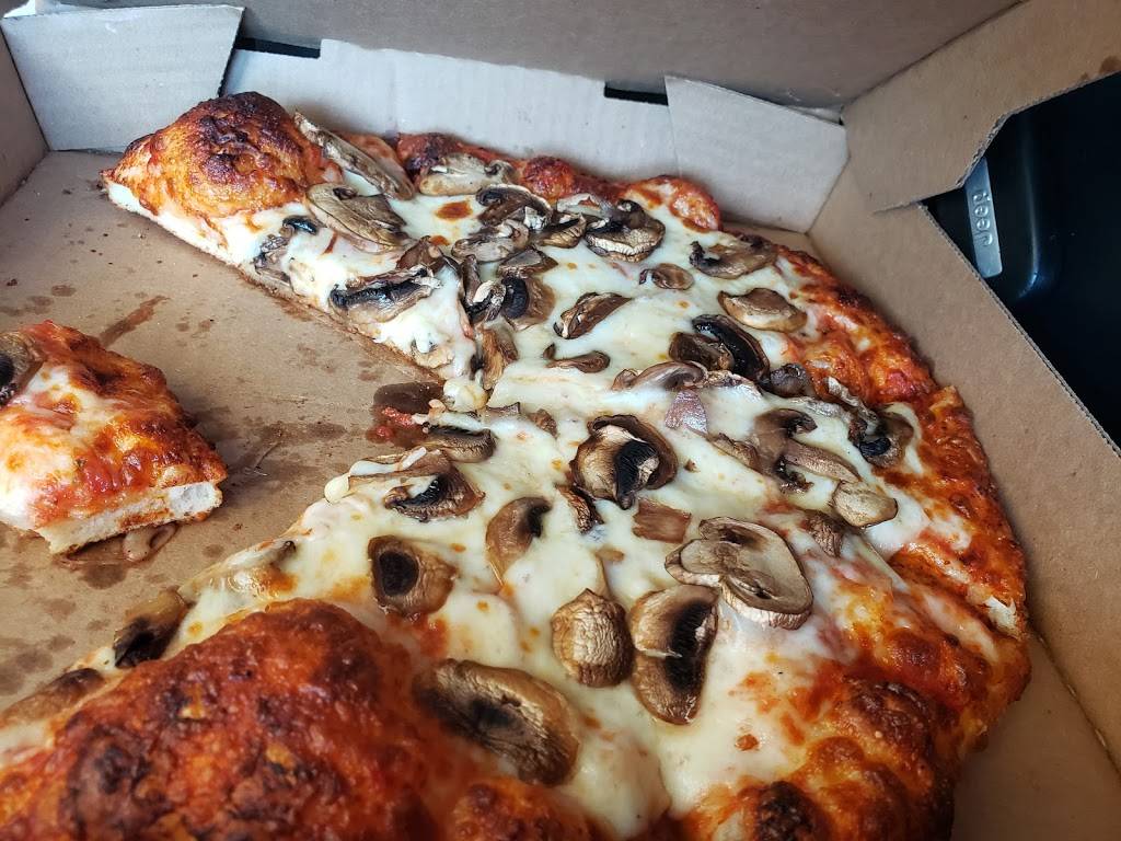 D6 Pizza | restaurant | 15555 Main St ste d6, Hesperia, CA 92345, USA | 7609488877 OR +1 760-948-8877