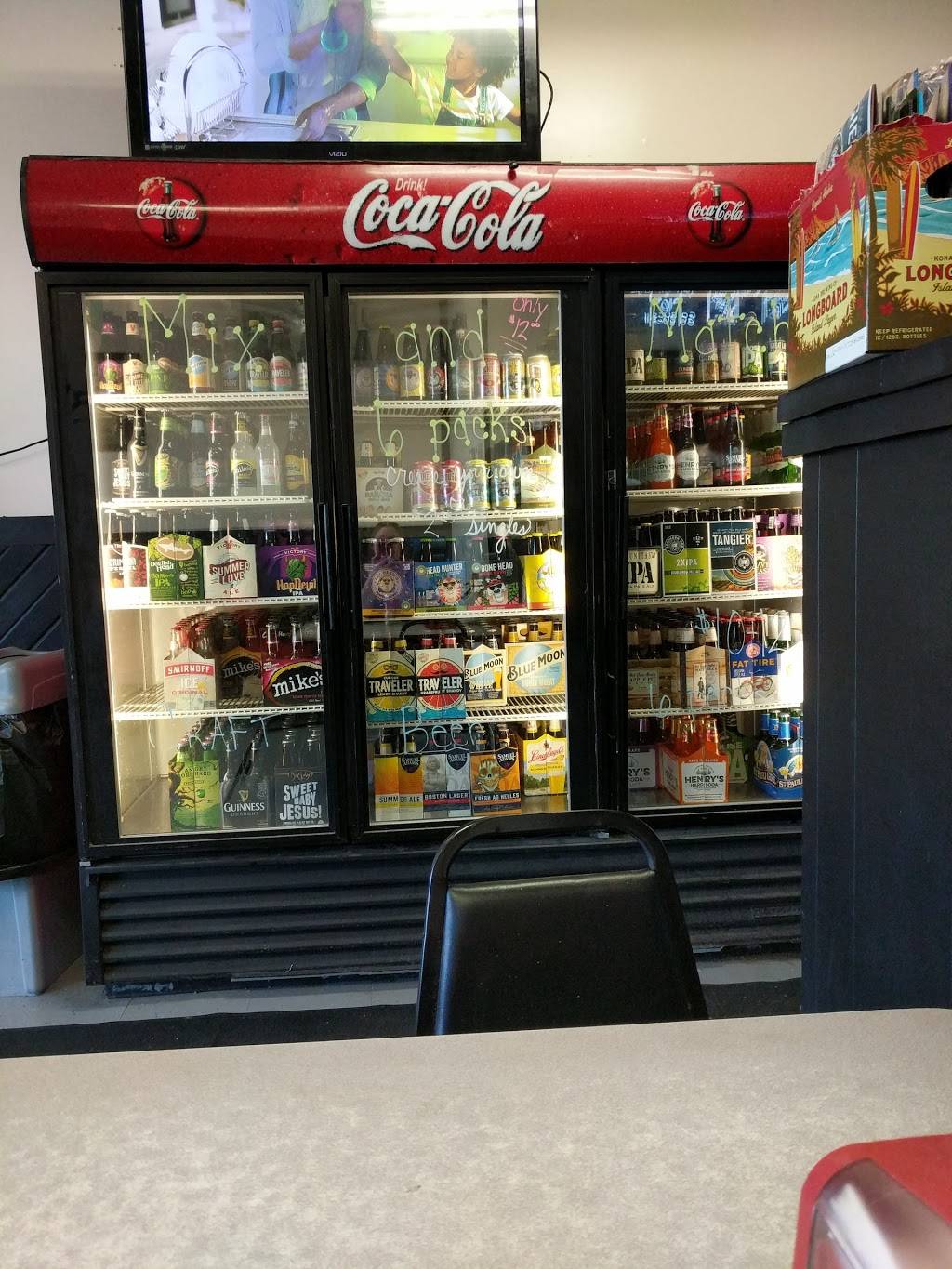 Scoochs Pizza | restaurant | 2049 Brodhead Rd, Aliquippa, PA 15001, USA | 7243755636 OR +1 724-375-5636