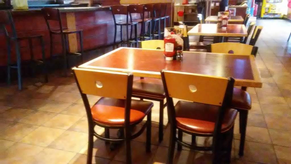 Red Robin Gourmet Burgers and Brews | restaurant | 1750 N Loop 1604 E Ste 102, San Antonio, TX 78232, USA | 2104942500 OR +1 210-494-2500