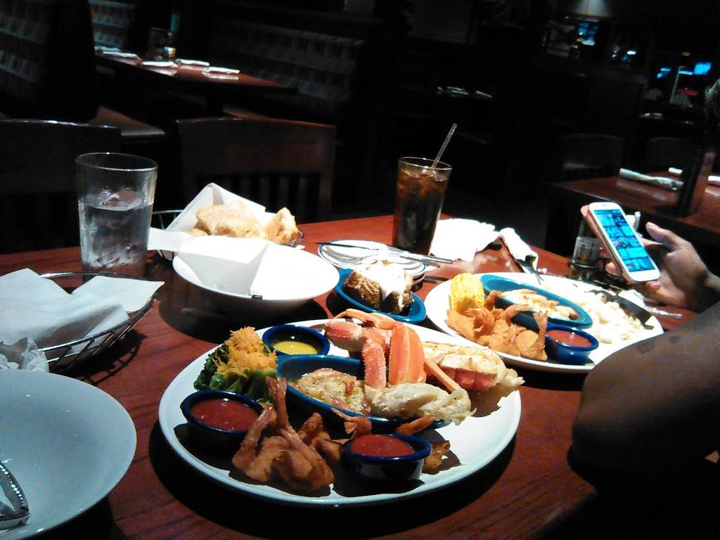 Red Lobster | restaurant | 6230 Grand Ave, Gurnee, IL 60031, USA | 8478560432 OR +1 847-856-0432