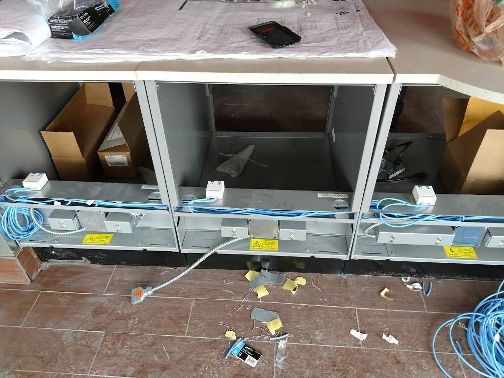 Dominos Pizza | meal delivery | 1057 S Main St, Cheshire, CT 06410, USA | 2034397998 OR +1 203-439-7998