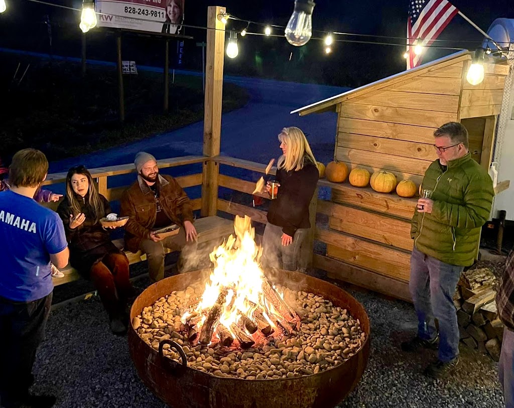 Base Camp Adventure Hub | restaurant | 2130 Brevard Rd, Hendersonville, NC 28791, USA | 8286926560 OR +1 828-692-6560