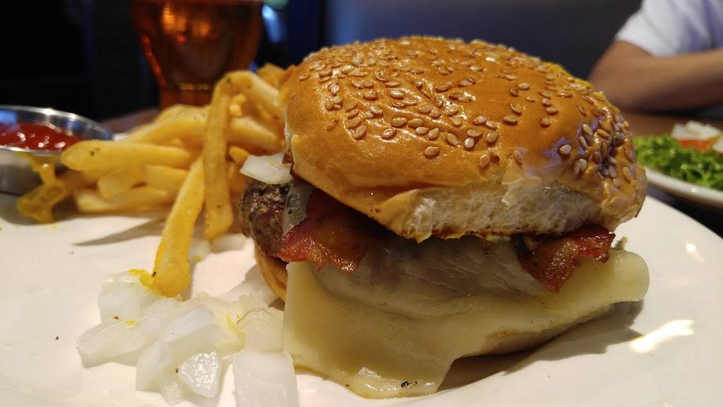 Blue Ridge Grill | restaurant | 44065 Ashburn Shopping Plaza, Ashburn, VA 20147, USA | 7037290100 OR +1 703-729-0100