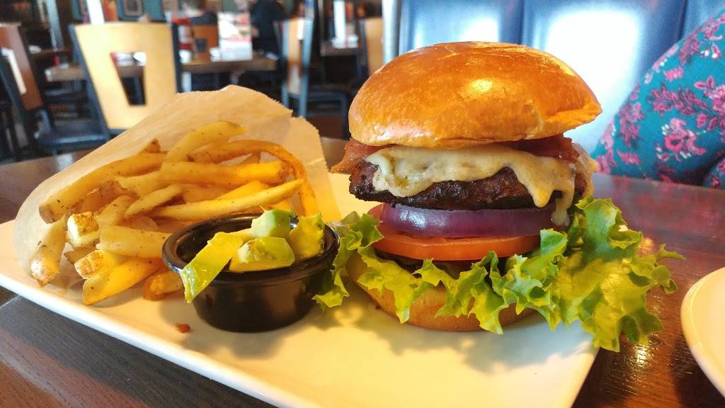 TGI Fridays | restaurant | 455 State Rd, North Dartmouth, MA 02747, USA | 5089841083 OR +1 508-984-1083