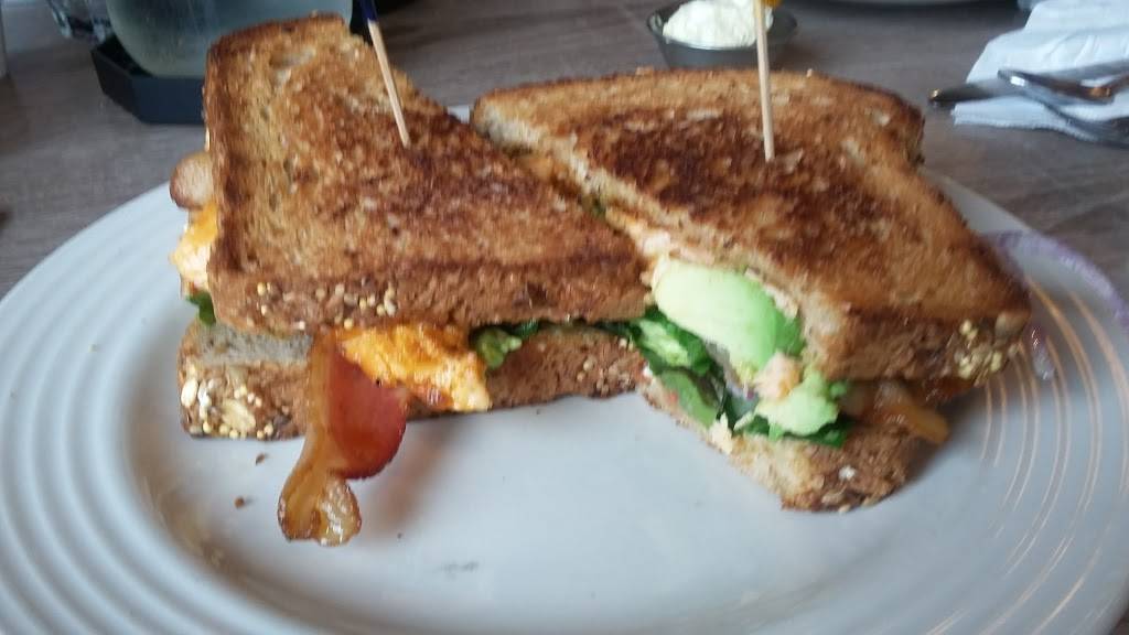 Sams Place | restaurant | 15 W Prospect Ave, Mt Prospect, IL 60056, USA | 8478707371 OR +1 847-870-7371