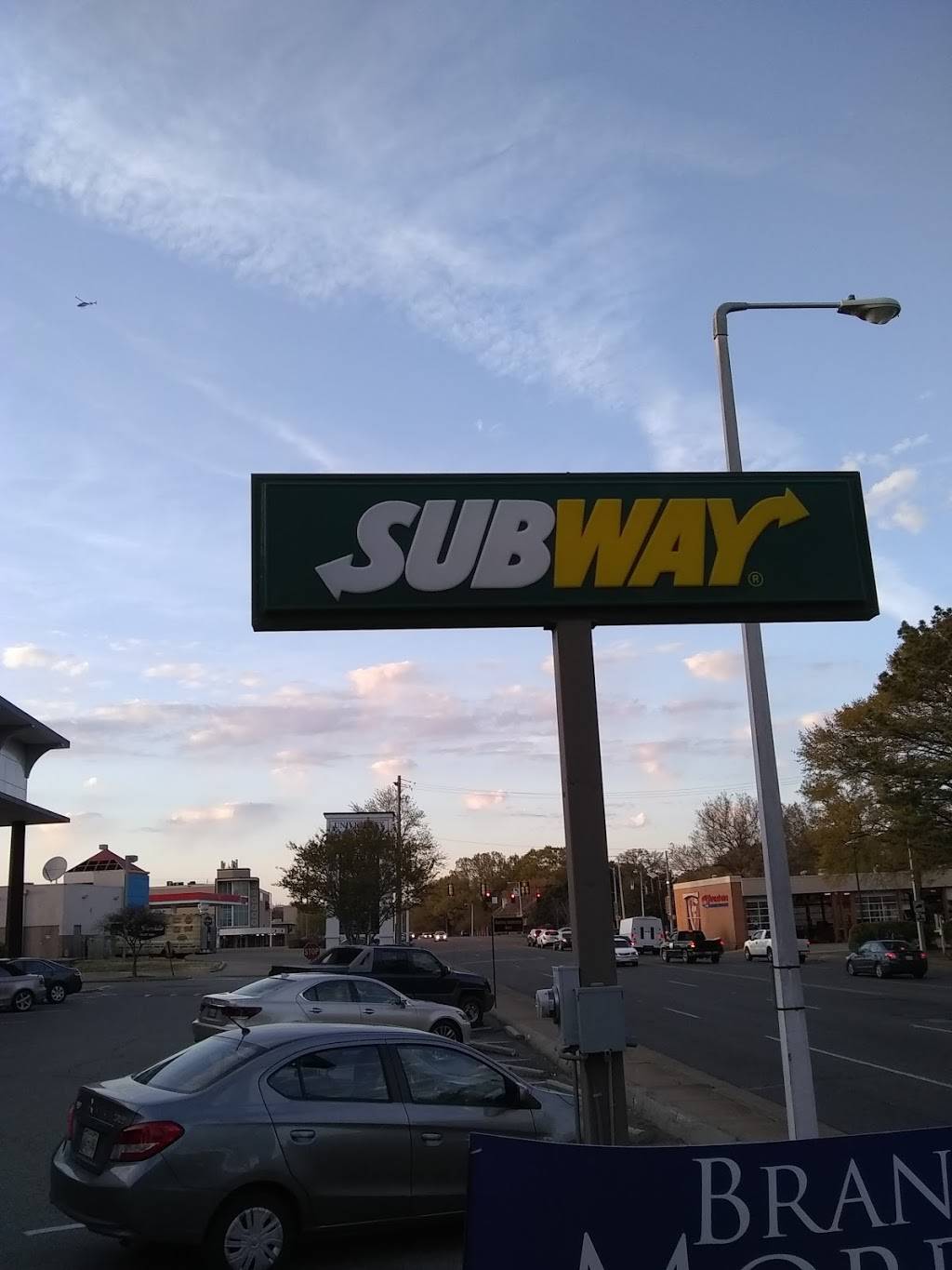 Subway | restaurant | 199 S Highland St, Memphis, TN 38111, USA | 9014584302 OR +1 901-458-4302